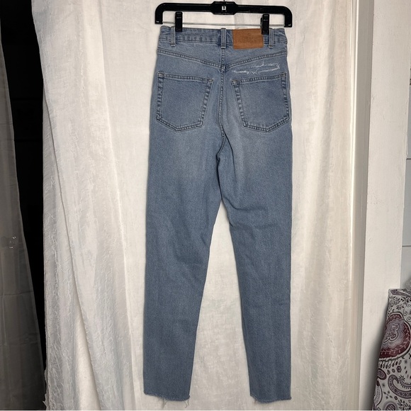 3/$20 💥 Cheap Monday Donna Fanbase High Rise Raw Hem Denim Straight Leg Jeans - Picture 15 of 16